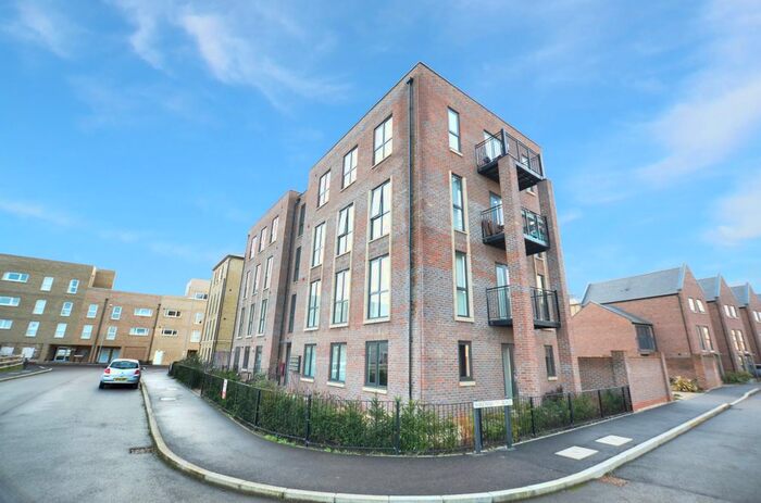 2 Bedroom Flat To Rent In Randal Way, Cambridge, CB3