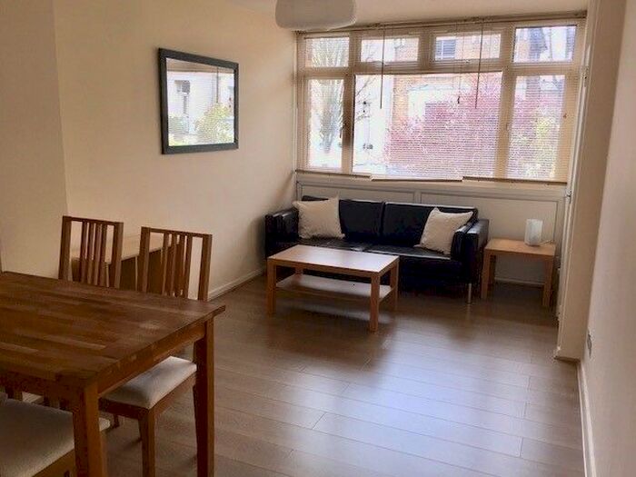1 Bedroom Flat To Rent In Devonport Road, London, W12