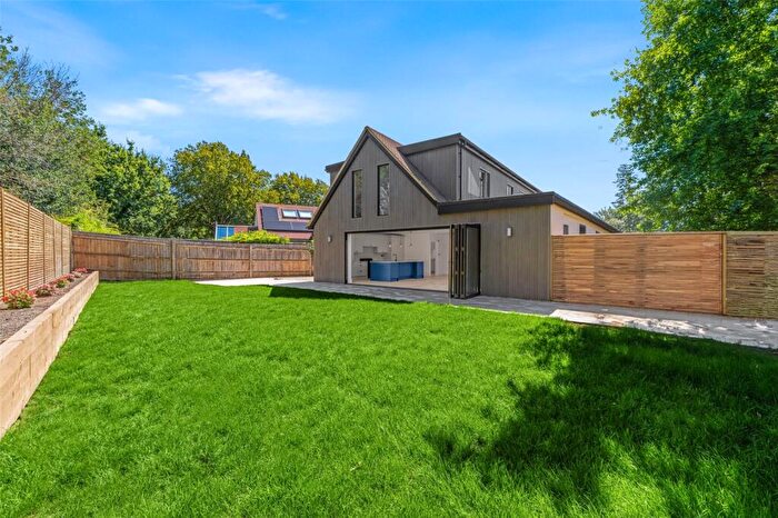 4 Bedroom Detached House For Sale In Dudley Close, Addlestone, KT15