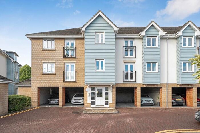 2 Bedroom Apartment For Sale In Sherwood Avenue, Larkfield, ME20