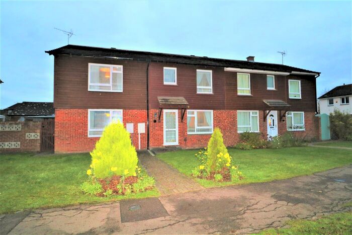 4 Bedroom Semi-Detached House To Rent In Loudon Way, Ashford TN23