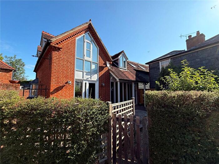 2 Bedroom Semi-Detached House To Rent In Portersbridge Street, Romsey, Hampshire, SO51