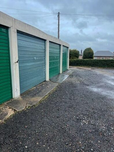 1 Bedroom Garage / Parking To Rent In Garage, Forsyth Street, Greenock, PA16