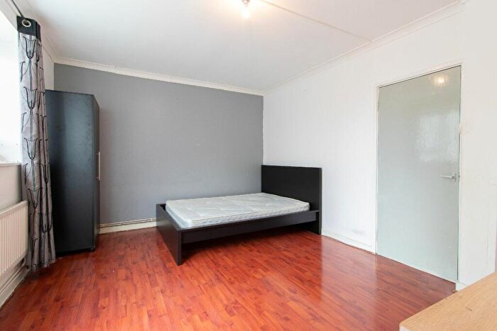 3 Bedroom Flat To Rent In Waterhead, Varndell Street, NW1