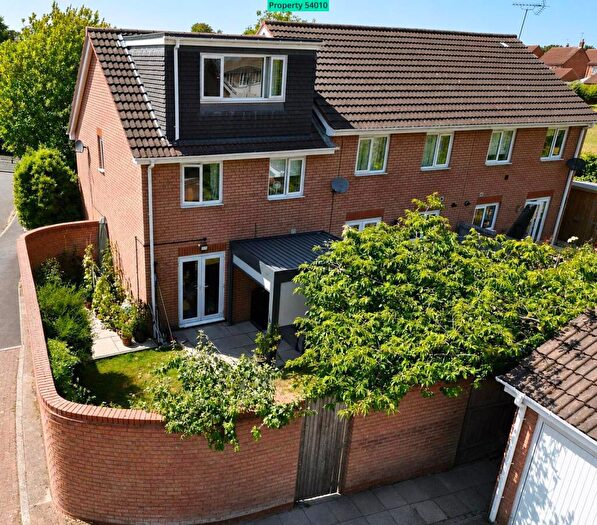 4 Bedroom End Of Terrace House For Sale In The Haywain, South Milford, Leeds, LS25