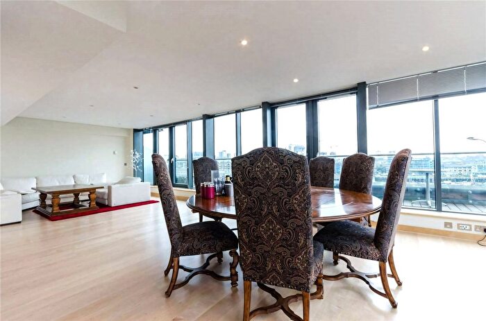 3 Bedroom Flat To Rent In Tea Trade Wharf, Shad Thames, London, SE1