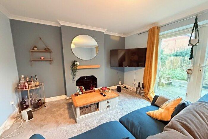 2 Bedroom End Of Terrace House To Rent In Eastmoor, Nottingham, NG12