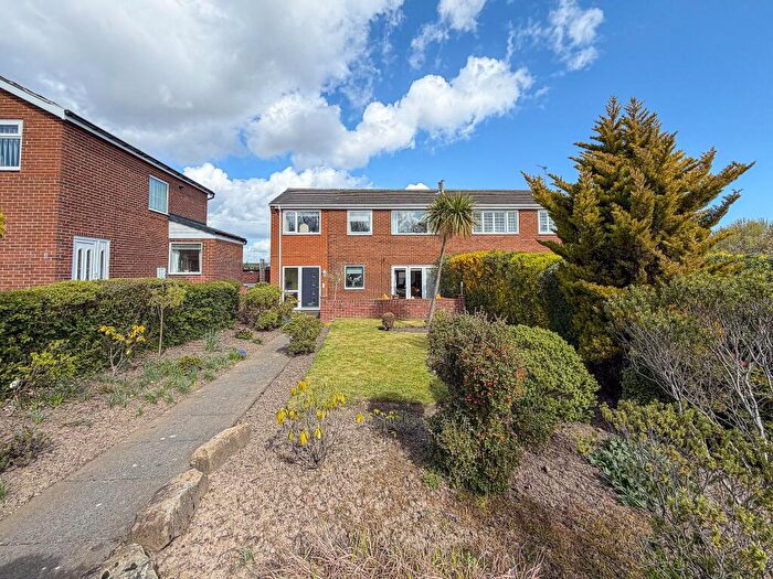 4 Bedroom Semi Detached House For Sale In Westfield, High Heworth, Gateshead, NE10