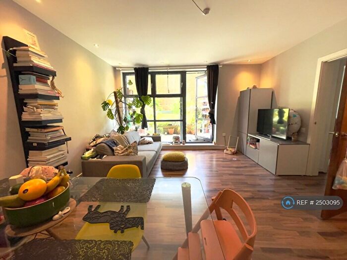 2 Bedroom Flat To Rent In Carmine Wharf, London, E14