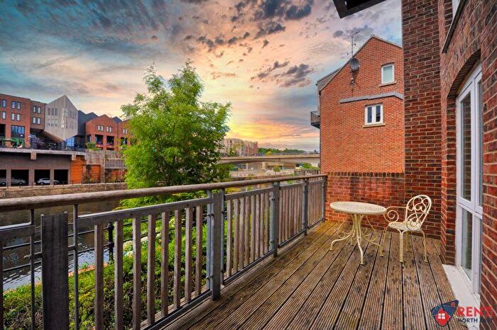 2 Bedroom Flat To Rent In Back Silver Street, Durham, DH1