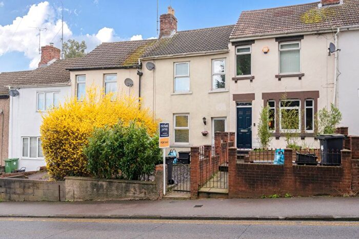 2 Bedroom Terraced House For Sale In Kingshill Road, Kingshill, Swindon, SN1