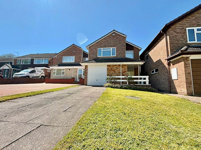3 Bedroom Detached House For Sale In Ermington Road, Park Hall, WV4