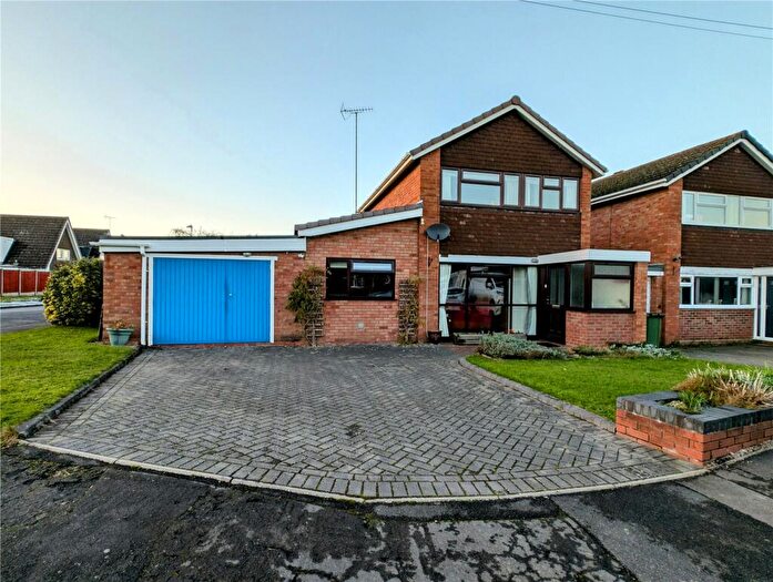 4 Bedroom Link Detached House For Sale In Maple Close, Stourport-on-Severn, Worcestershire, DY13