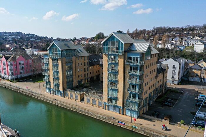 2 Bedroom Apartment For Sale In Lower Burlington Road, Portishead, Bristol, Somerset, BS20