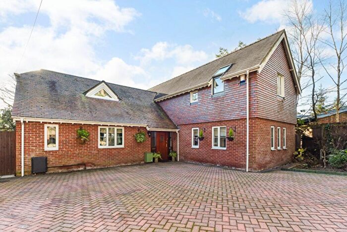 4 Bedroom Detached House For Sale In Bassett, Southampton, SO16