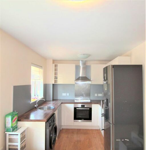 2 Bedroom Flat To Rent In Culpepper Close, London, N18