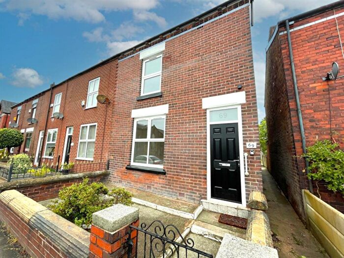 3 Bedroom End Of Terrace House To Rent In Park Road, Westhoughton, Bolton, BL5