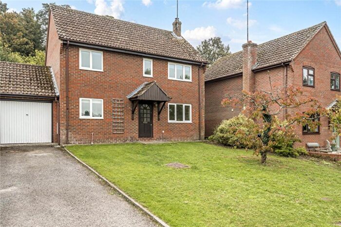4 Bedroom Link Detached House For Sale In West Farm Close, Collingbourne Ducis, Marlborough, Wiltshire, SN8