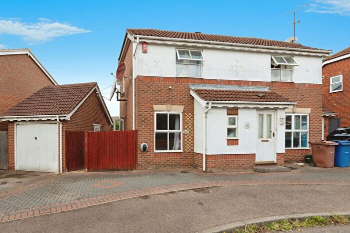 3 Bedroom Detached House For Sale In Cole Avenue, Grays, RM16