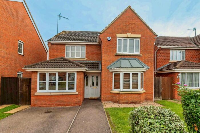 4 Bedroom Detached House For Sale In Lavender Close, Hatfield, AL10