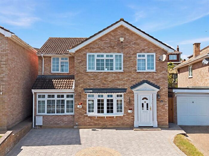 4 Bedroom Detached House For Sale In Leaway, Billericay, CM12