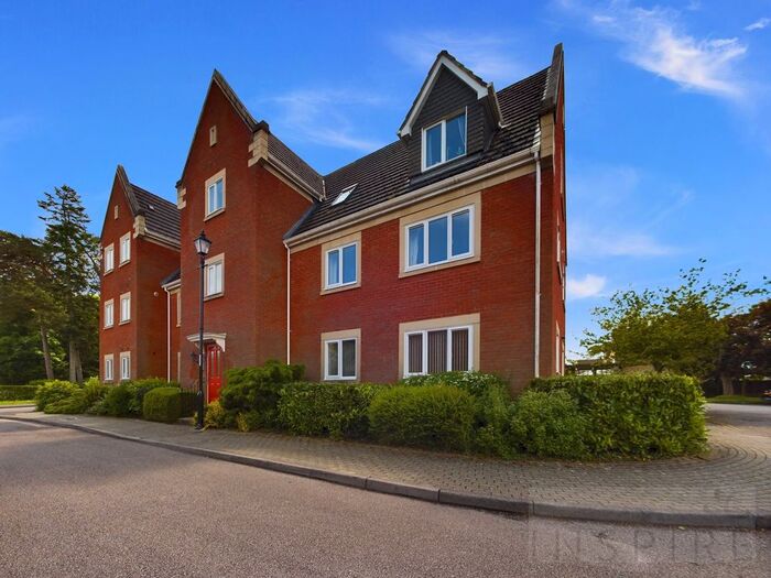 2 Bedroom Flat To Rent In Tanbridge Park, Horsham, RH12