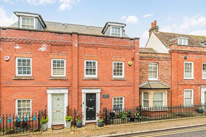 3 Bedroom Terraced House For Sale In Thames Street, Sunbury-On-Thames, TW16