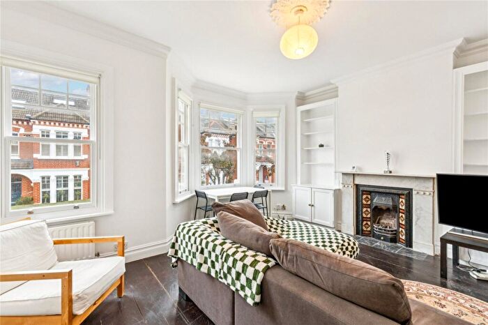 3 Bedroom Apartment For Sale In Gayville Road, SW11