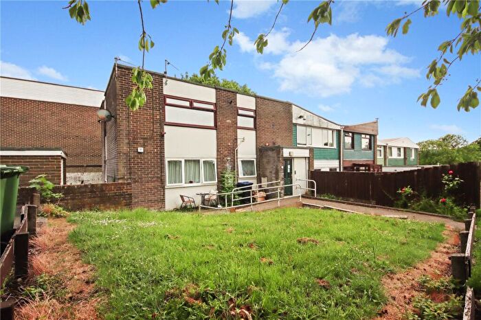 2 Bedroom Flat For Sale In Dartmouth Avenue, Low Fell, Gateshead, NE9
