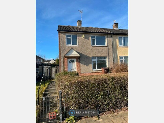 3 Bedroom Semi-Detached House To Rent In Broadstone Way, Bradford, BD4
