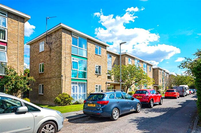 2 Bedroom Apartment To Rent In Lilac Court, Cambridge, CB1