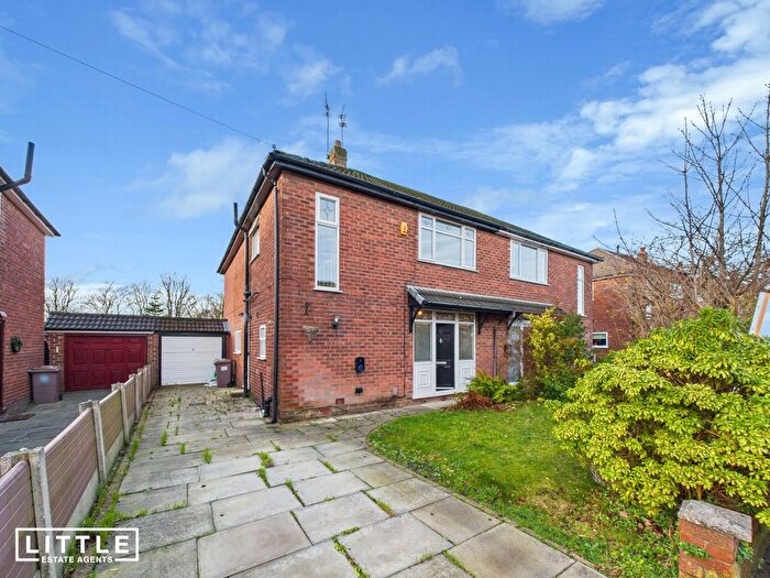 3 Bedroom Semi-Detached House For Sale In Windlebrook Crescent, Windle, WA10