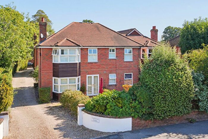2 Bedroom Flat For Sale In Clewer Hill Road, Windsor, SL4