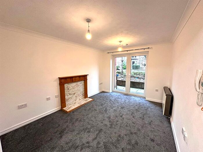 2 Bedroom Flat To Rent In Barlow Moor Road, Didsbury, M20