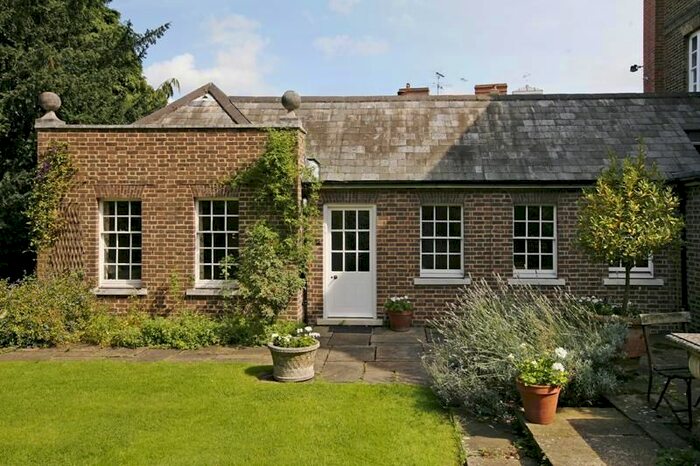 2 Bedroom Flat To Rent In Ham Common, Ham, Richmond, TW10