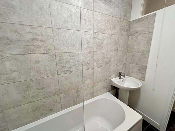 2 Bedroom End Of Terrace House To Rent In Fforchaman Road, Cwmaman, Aberdare, CF44