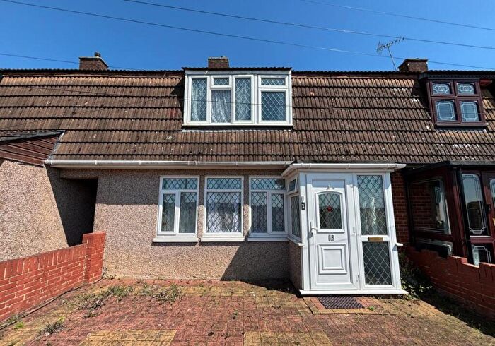 3 Bedroom Terraced House For Sale In Chigwell View, Romford, Essex, RM5