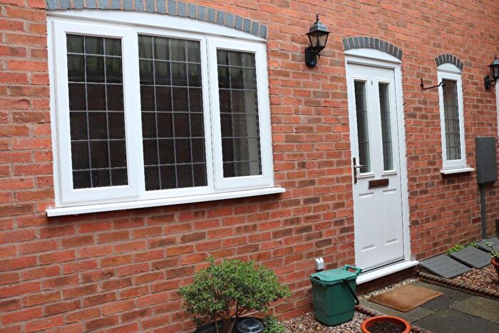 1 Bedroom Flat To Rent In Flat, Goodway Court, Gerrard Street, Warwick, CV34