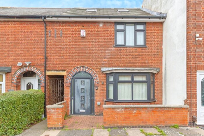 4 Bedroom Town House For Sale In Walcote Road, Leicester, Leicestershire, LE4