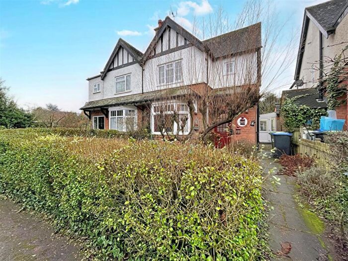 2 Bedroom Semi Detached House For Sale In Avenue Road, Kenilworth, CV8