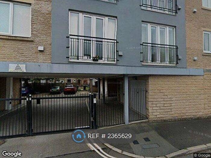 2 Bedroom Flat To Rent In Garden Court, Ramsbottom, Bury, BL0