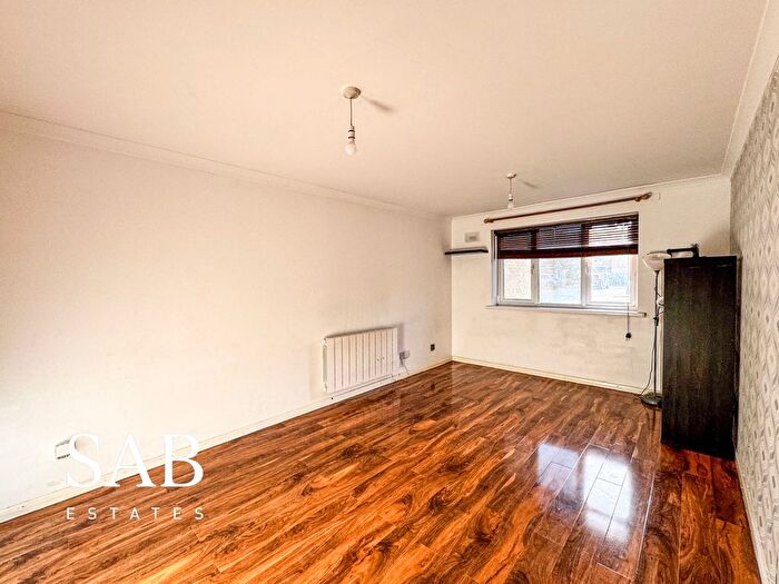 1 Bedroom Flat To Rent In Redford Close, Feltham, TW13