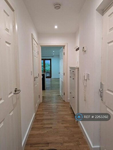 2 Bedroom Flat To Rent In Stanley Street, London, SE8