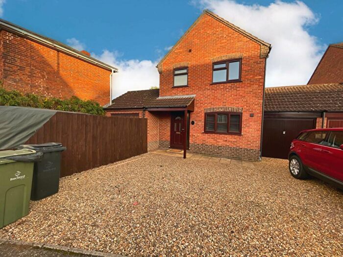 3 Bedroom Link Detached House To Rent In Malthouse Court, Dereham, NR20