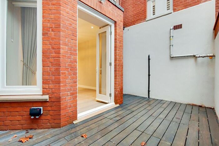 1 Bedroom Flat To Rent In Fitzjohns Avenue, London, NW3
