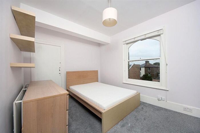 2 Bedroom Flat For Sale In Churchfield Road, London, W3