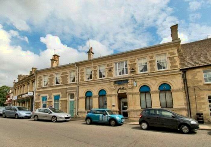 3 Bedroom Apartment To Rent In New Street, Oundle, PE8