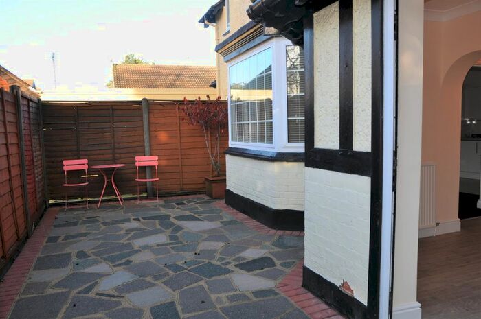 1 Bedroom Flat To Rent In Stocksley Grange Flat Uxbridge Road, Hatch End, London, Middlesex, HA5