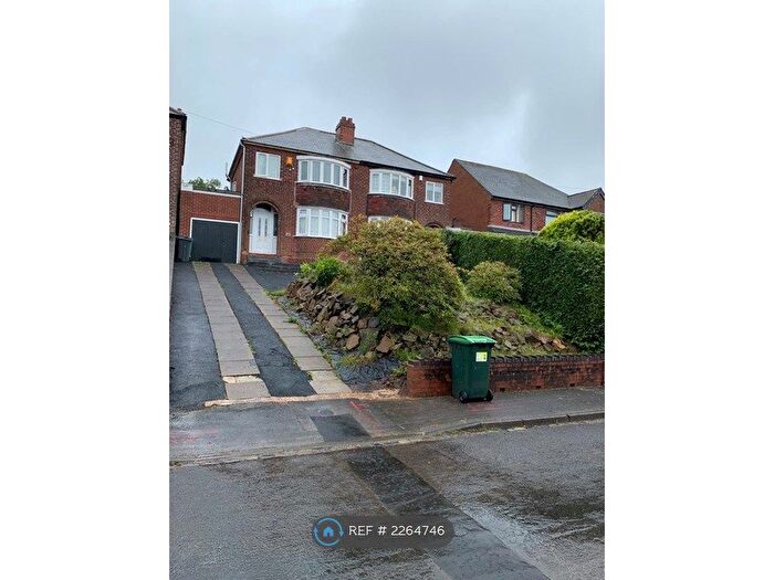 3 Bedroom Semi-Detached House To Rent In New Birmingham Road, Tividale, Oldbury, B69