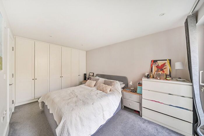 2 Bedroom Flat To Rent In Bellevue Road, London, SW17